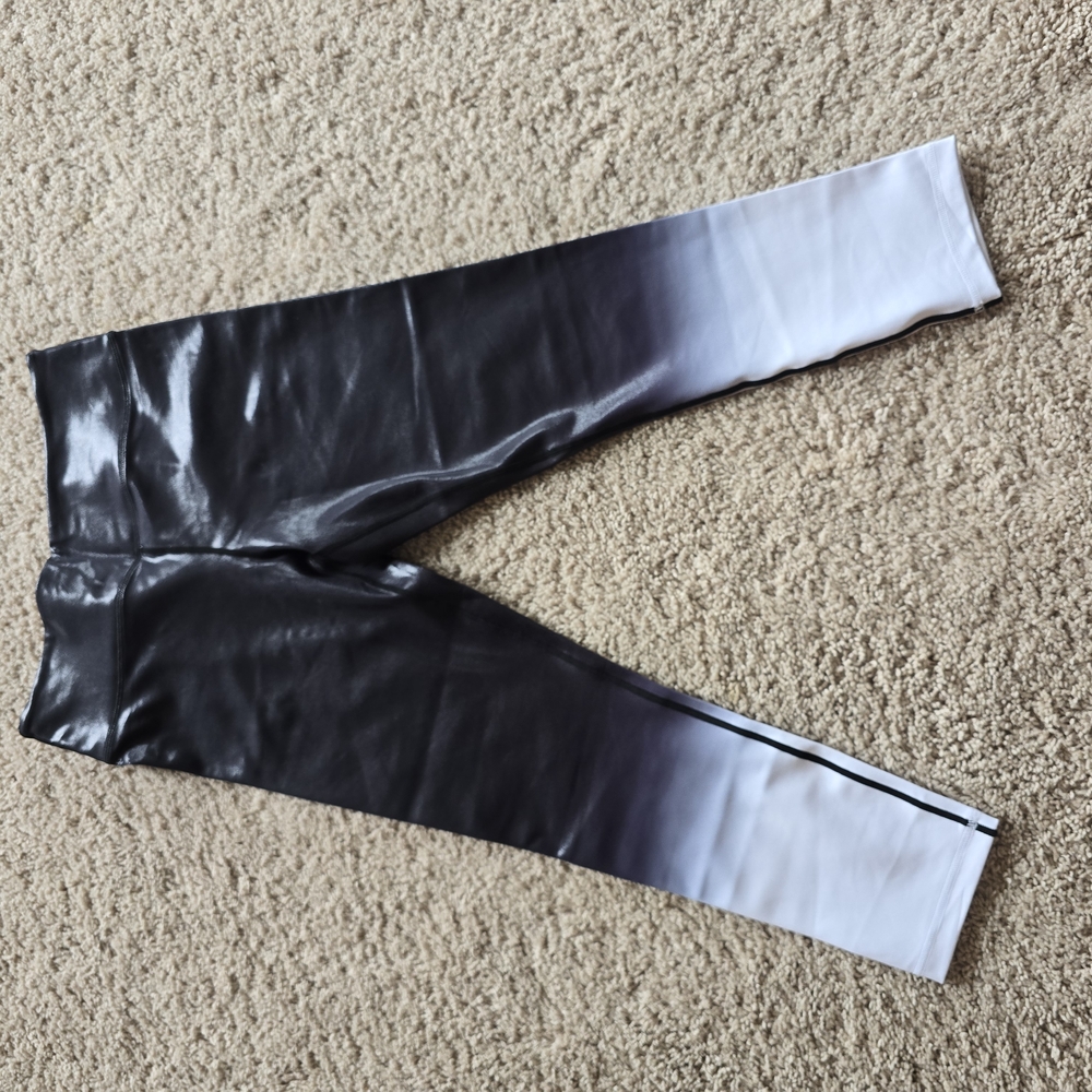 Never Worn ZYIA Black and White Ombrr Leggings